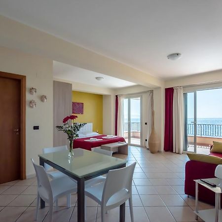 B&B La Sirena Santa Teresa Di Riva Extérieur photo