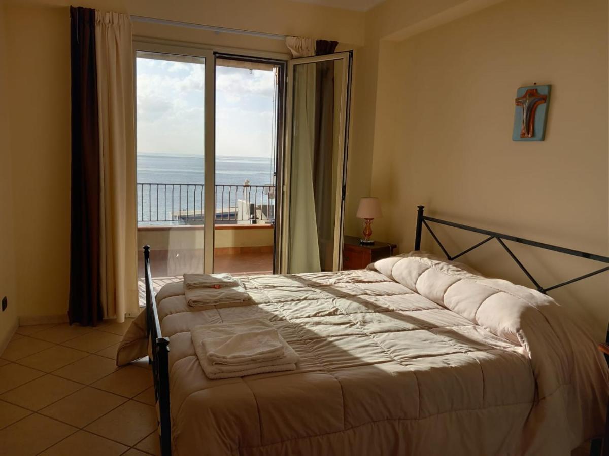 B&B La Sirena Santa Teresa Di Riva Extérieur photo