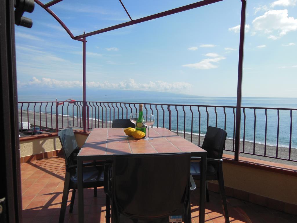B&B La Sirena Santa Teresa Di Riva Extérieur photo