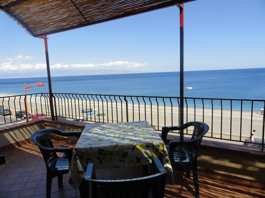 B&B La Sirena Santa Teresa Di Riva Extérieur photo