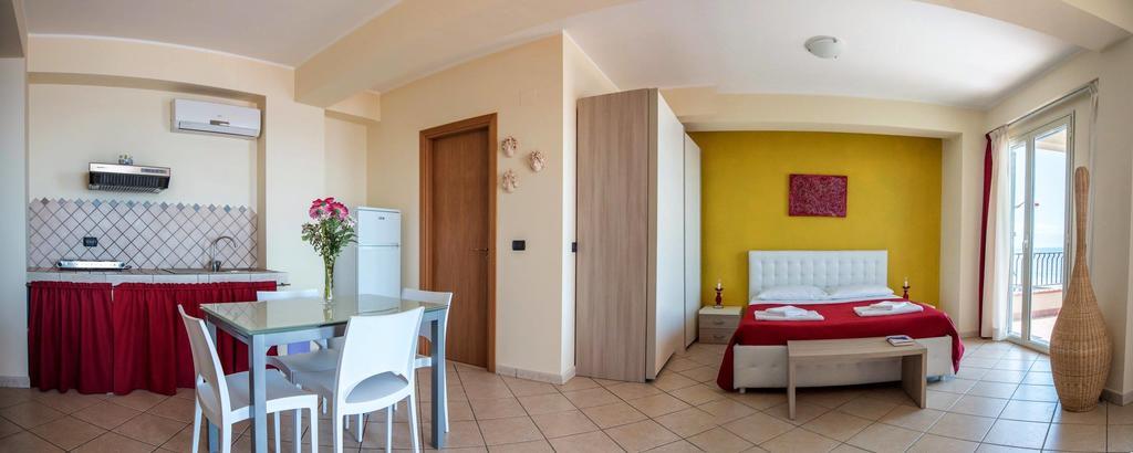 B&B La Sirena Santa Teresa Di Riva Extérieur photo