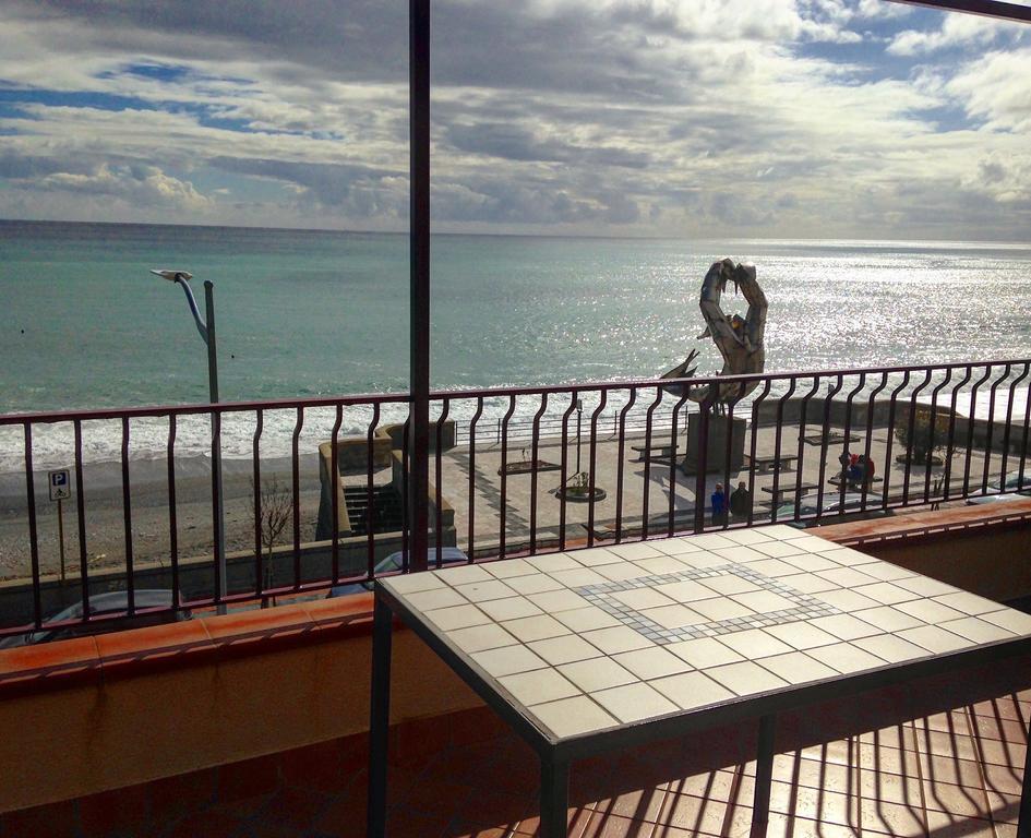 B&B La Sirena Santa Teresa Di Riva Extérieur photo